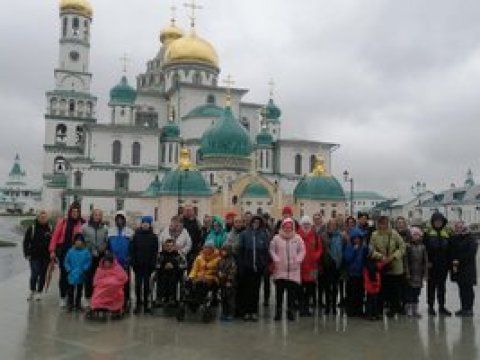 Величественный мужской монастырь 